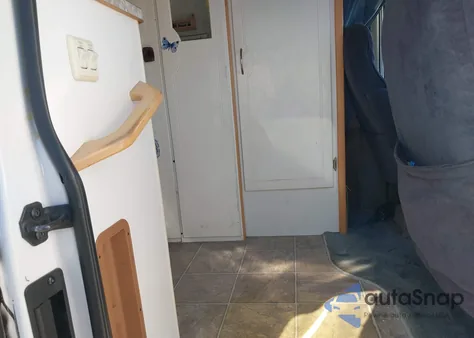 2006 Ford E-350 Super Duty Recreational from USA, damaged, VIN 1FDSE34S36HA19137